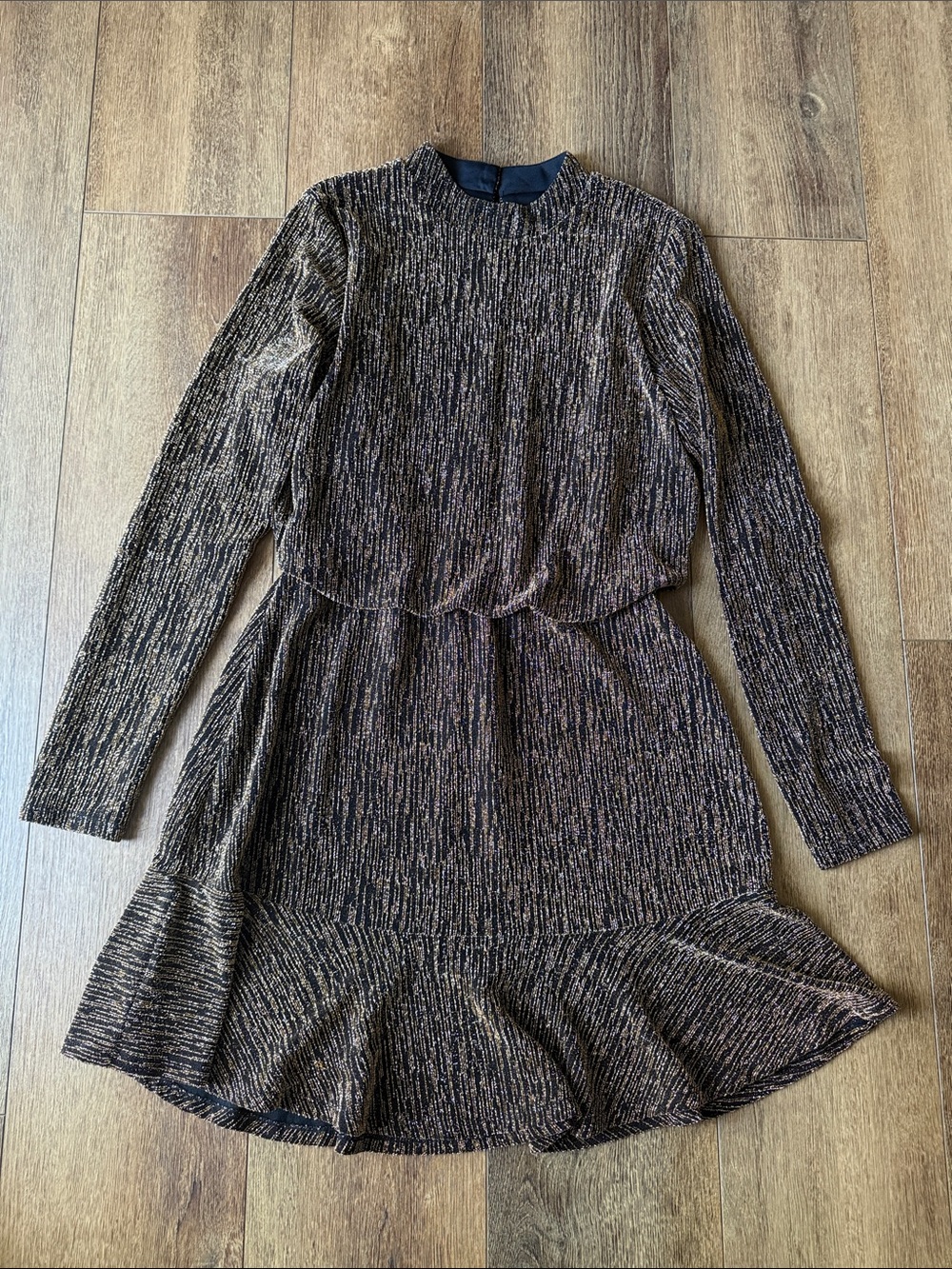 City Studio Black and Gold Metallic Long-Sleeve Ruffle Hem Dress. Size L